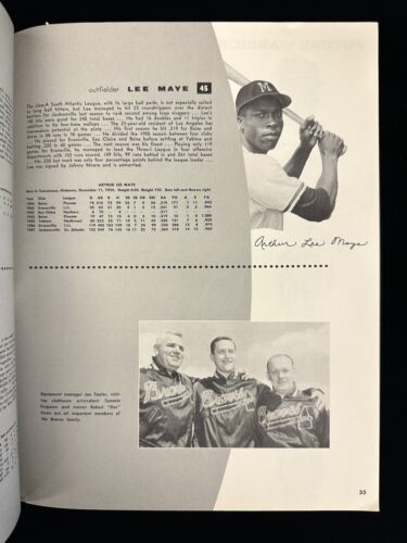 1958 Milwaukee Braves 1957 World Champions Baseball Yearbook w/ Hank Aaron