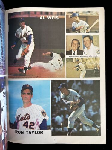 1970 New York Mets Official Baseball Yearbook - Roster as of 4/4 - EX