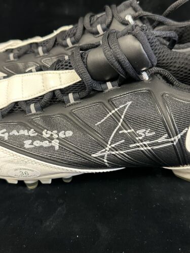 2009 Jim Leonhard New York Jets DUAL SIGNED Game Used NFL Nike Cleats w/ LOA