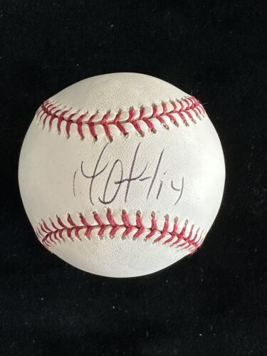 Marwin Gonzalez #14 New York Yankees SIGNED Official MLB Baseball w/ hologram