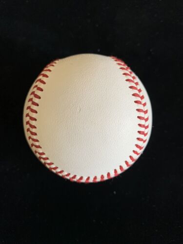 Andrew Miller Yankees / Orioles SIGNED MLB Players Choice Baseball w/ MLB holog.