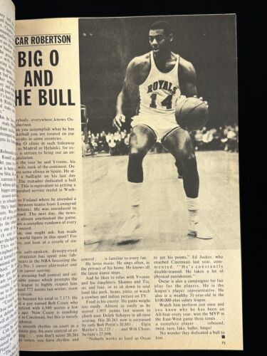 1970 FAST BREAK Basketball Annual Magazine - Lew Alcindor / Russell / West - EM