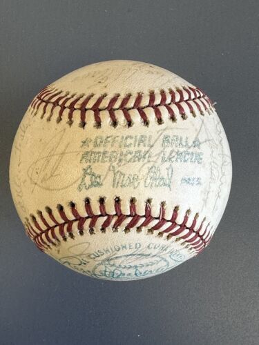 1976 Boston Red Sox Team Signed Official AL Baseball 28 sig w/Yaz Fisk Rice Lynn