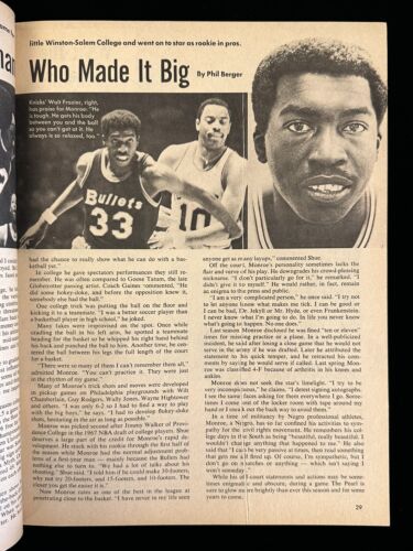 1968/69 Sports Review’s BASKETBALL Magazine Elgin Baylor / Bill Russell - NM