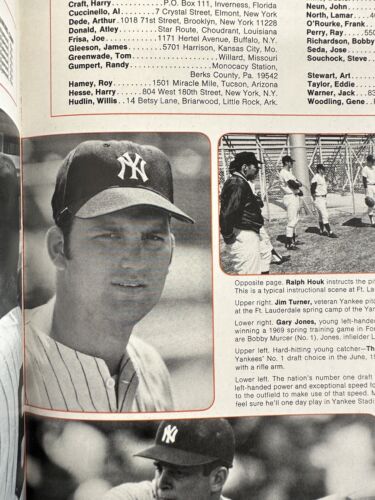 1969 New York Yankees Official Yearbook (roster 4/7) w/ Munson Rookie - EX