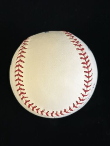 Phil Niekro HOF 97 318 W’s SIGNED Official MLB Yankees Logo Baseball w/hologram