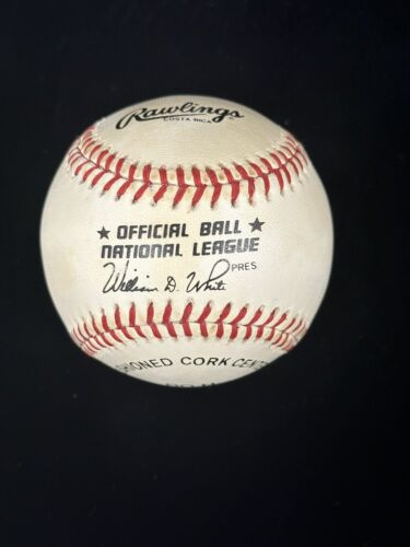 Willie Mays Giants / Mets HOFer SIGNED Official NL W. White Baseball w/hologram