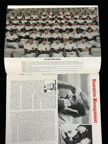 1968 New York Yankees Official Baseball Yearbook Roster of April 4 EX loose page