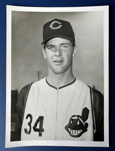 1963 Sam McDowell Cleveland Indians #34 Vintage 5.25 x 7” B&W Portrait Photo