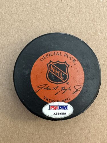 Yvan Cournoyer Montreal Canadiens NHL HOFer SIGNED Hockey Puck  PSA DNA