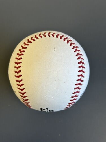 Bucky Dent NY Yankees / White Sox SIGNED Official League Baseball w/ hologram