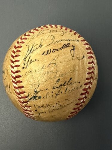 1951 NY Yankees TEAM SIGNED Official AL Baseball w/ Rookie Mantle World Champs!