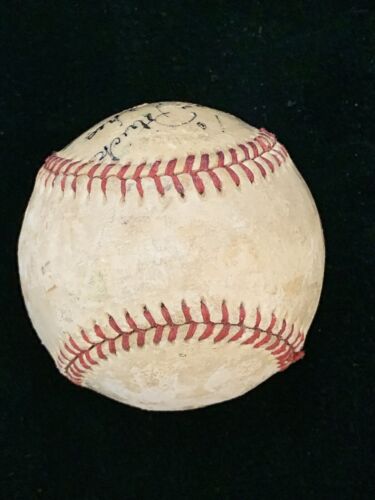 Joe DiMaggio NY Yankees VINTAGE SIGNED Personalized Baseball w/ hologram