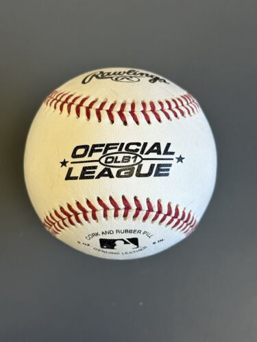 Bucky Dent NY Yankees / White Sox SIGNED Official League Baseball w/ hologram