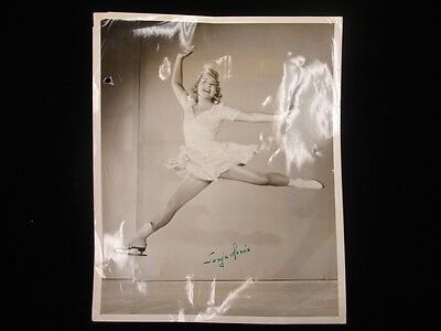 Sonja Henie Autographed 8×10 Vintage Photograph – JSA LOA