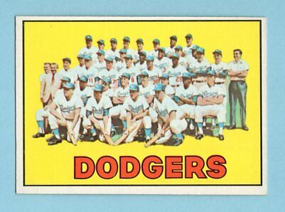 1967 Topps #503 Los Angeles Dodgers Team Baseball Card NM  