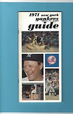 1971 New York Yankees Media Guide Thurman Munson & Ralph Houk on cover