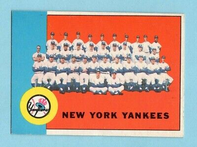 1963 Topps #247 New York Yankees Team Baseball Card Ex/Mt dia shp prt lns