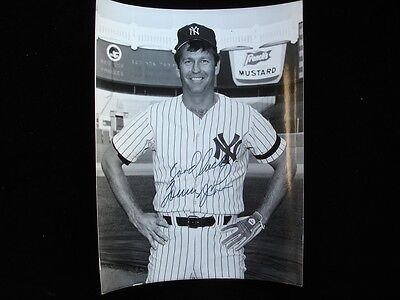 Tommy John New York Yankees Autographed B&W 8" x 10" Photograph