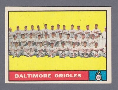 1961 Topps #159 Baltimore Orioles Team Baseball Card NM   