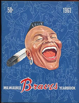 1961 MLB Baseball Yearbook Milwaukee Braves EXMT