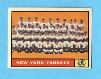 1961 Topps #228 New York Yankees Team Baseball Card EX+