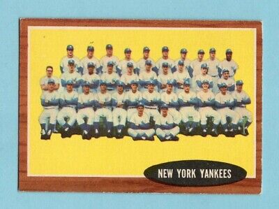 1962 Topps #251 New York Yankees Team Baseball Card EX   