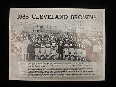 1968 Cleveland Browns Black & White Team Photograph – 12″ x 9″