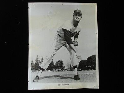 Don Drysdale Autographed 8x10 Black & White Photograph - B&E Holo