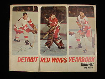 Gordie Howe Autographed 1966-67 Detroit Red Wings Yearbook – JSA COA