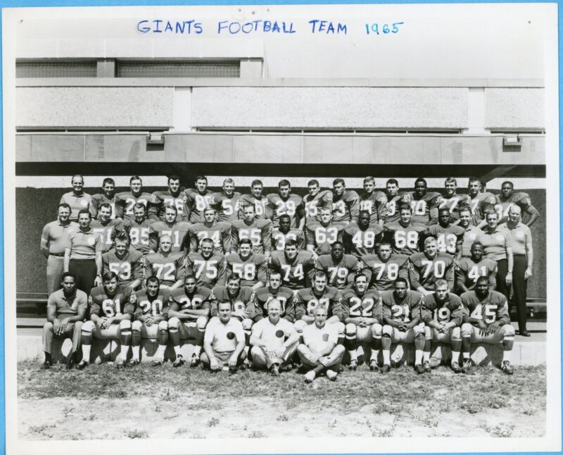 1965 New York Giants 8x10 Team Issued B&W Photo • writing along the top