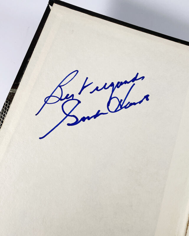 Gordie Howe Signed Book “Gordie Howe” Auto with B&E Hologram
