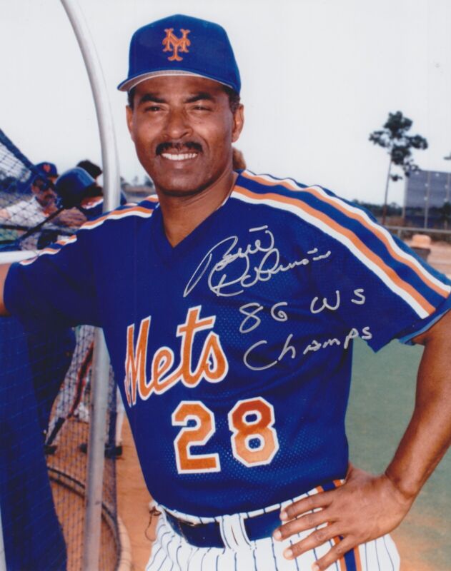 Bill Robinson NY Mets Signed Inscribed 8x10 Photo with B&E Hologram