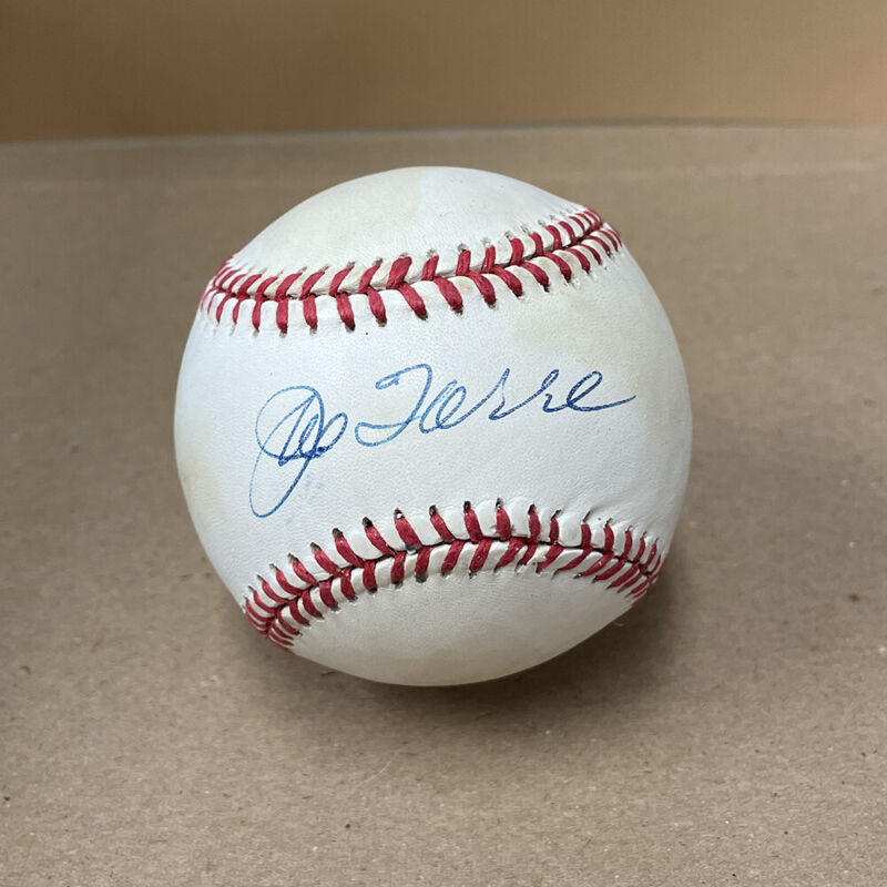 Joe Torre Signed Official 1996 World Series Baseball Auto with B&E Hologram