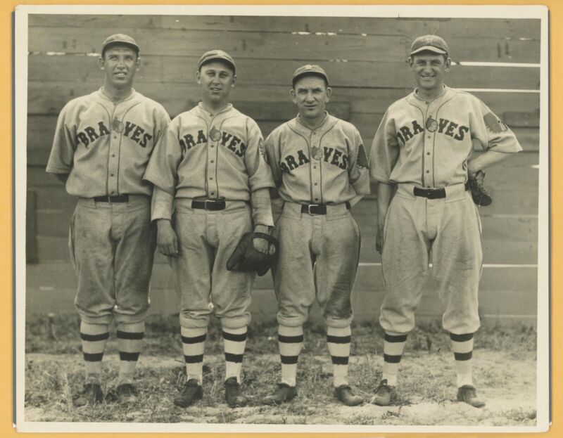 Vintage Rabbit Maranville Braves Group Press Photo  w/Knothe, Urbanski, Jordon