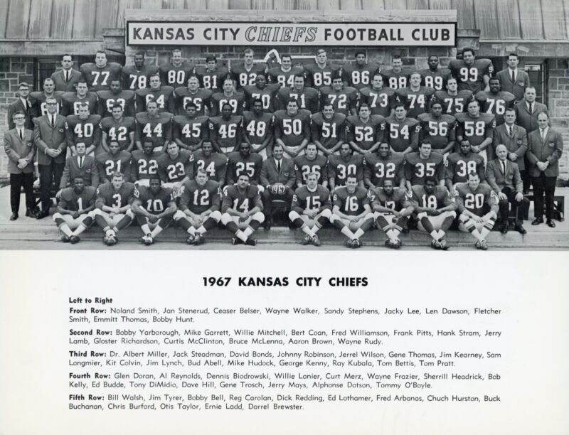 1967 Kansas City Chiefs 8.5x11 Team Issued B&W Photo