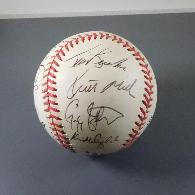 1991 Mets Multi-Signed MLB Baseball w B&E Hologram 20 Signatures