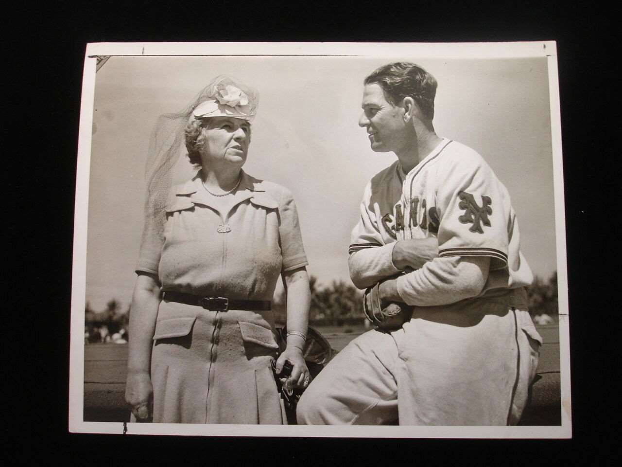 1942 Mel Ott New York Giants Original Wire Photograph - 8x10