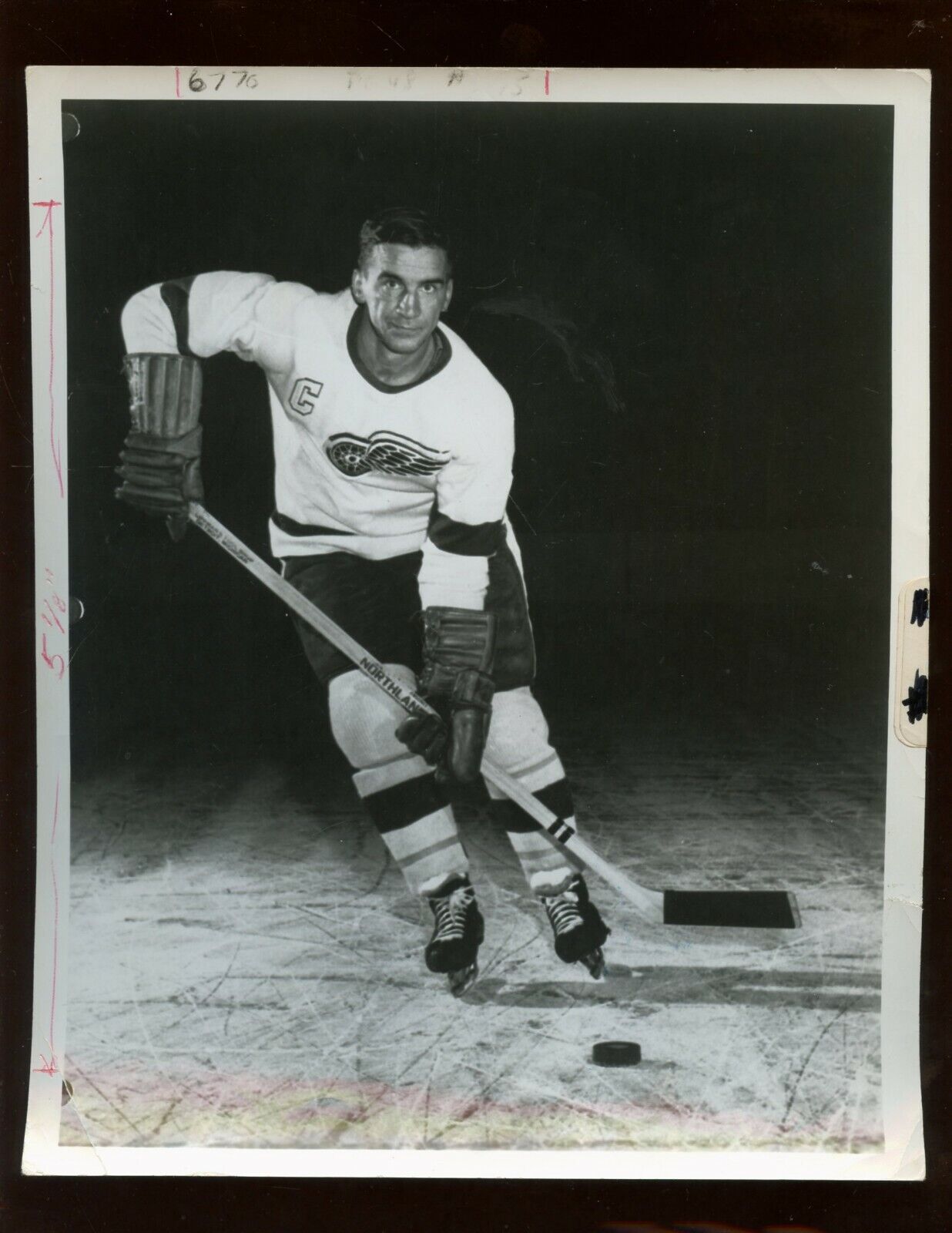 Vintage Ted Lindsay Detroit Red Wings Hockey 8 X 10 Wire Photo