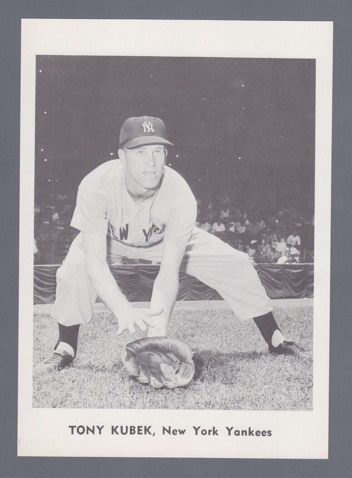 1961 Jay Publishing New York Yankee Photo Pack of 12 - Mantle, Maris, Ford, etc.