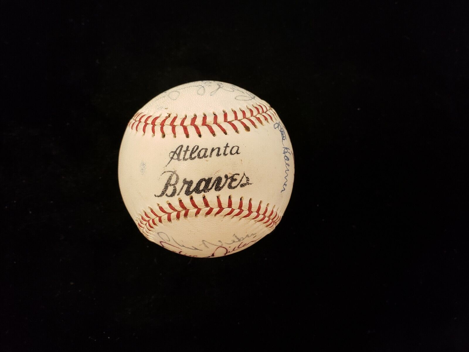 1972 Atlanta Braves Autographed Baseball - 19 Signatures!