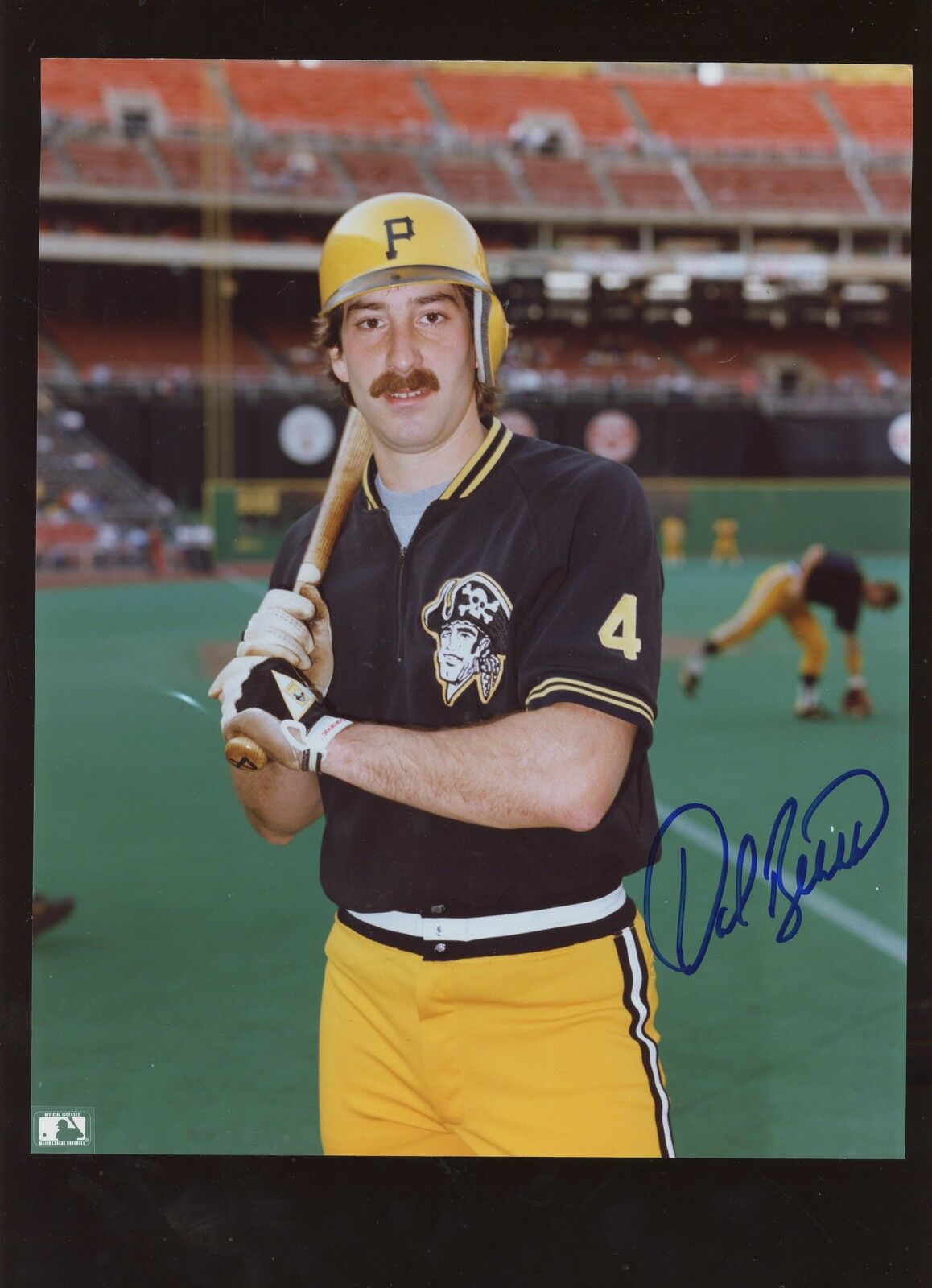 Dale BerraPittsburgh Pirates Autographed 8 X 10 Photo Hologram