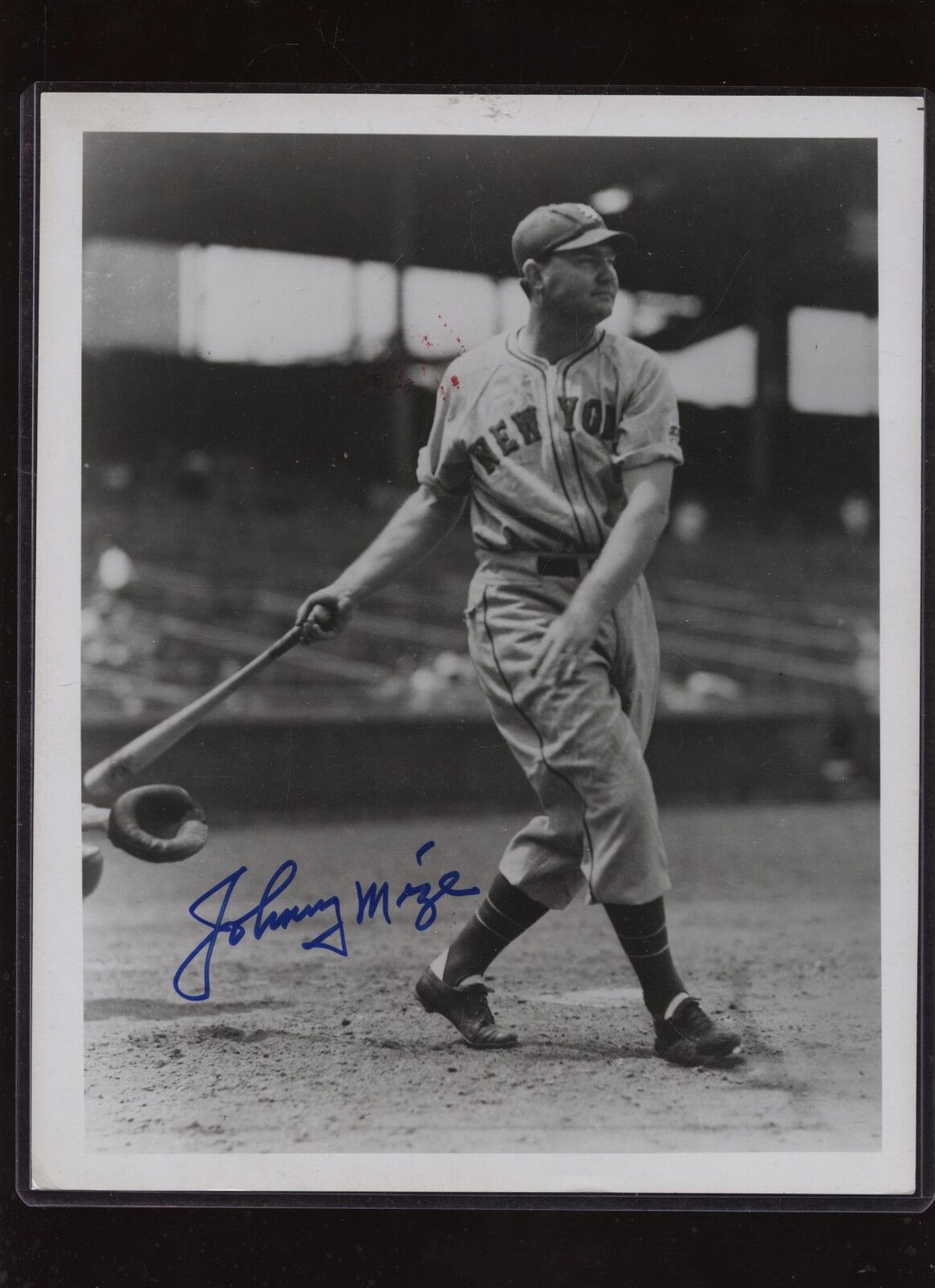 Johnny Mize New York Giants Autographed B & W 8 X 10 Photo Hologram