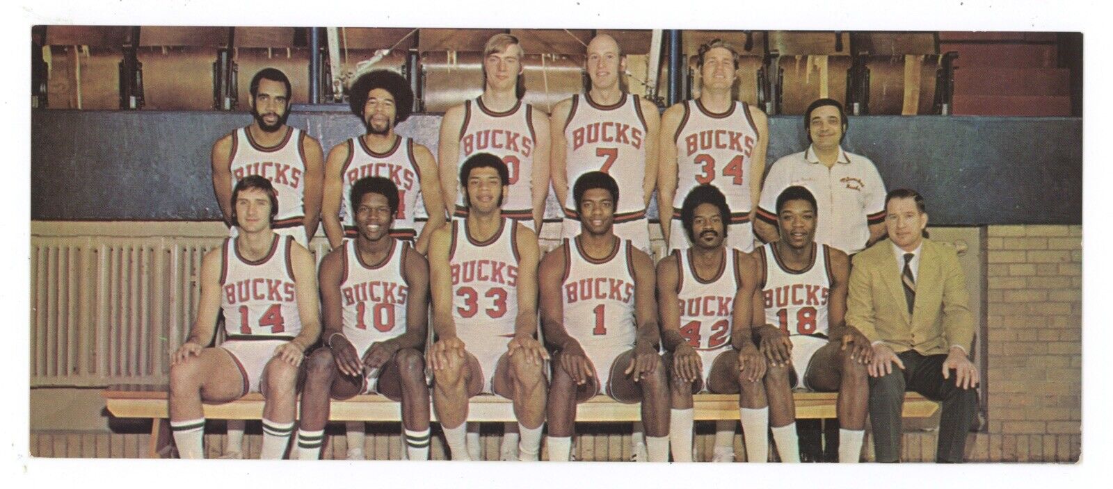 1971-72 Milwaukee Bucks (Jabbar) 3.5x8.5 Team Postcard • Signed by Wayne Embrey