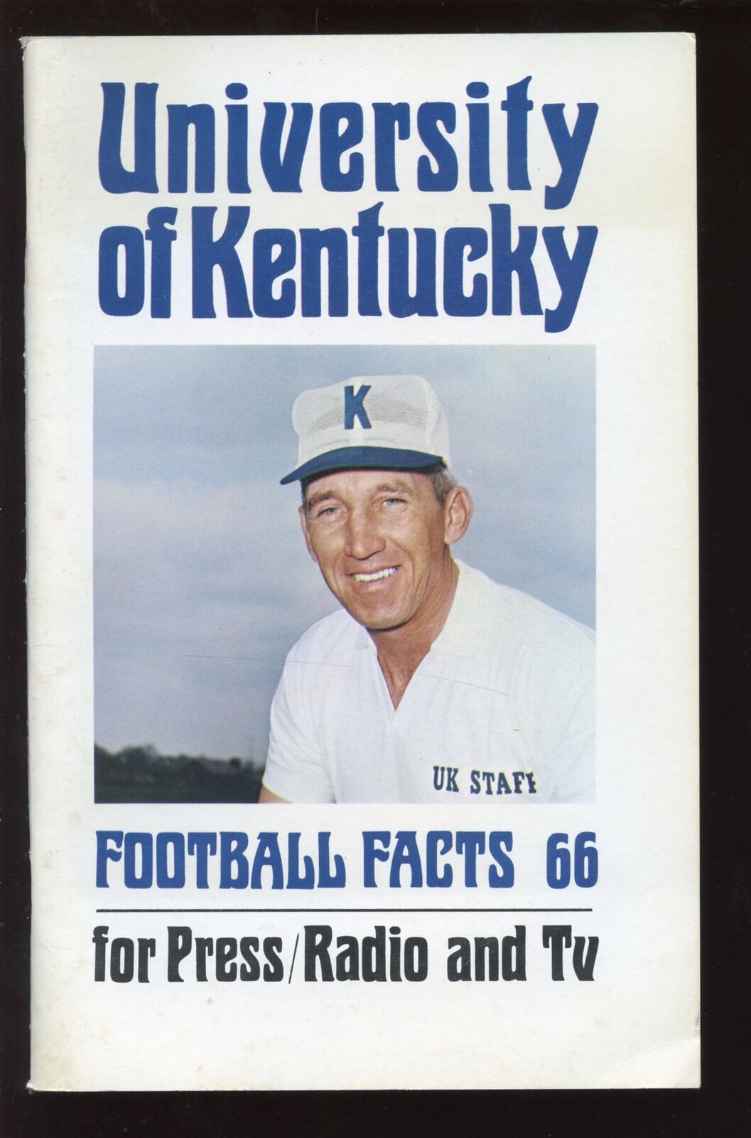 1966 Kentucky NCAA Football Press Radio TV Media Guide EXMT+