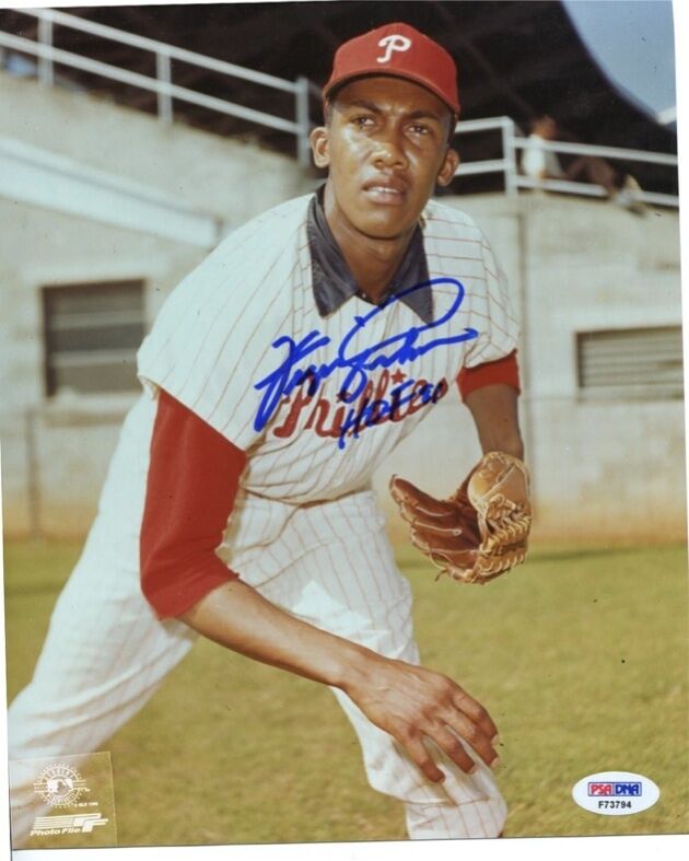 Fergie Jenkins 8X10 Color Auto Phils Pose PSA/DNA