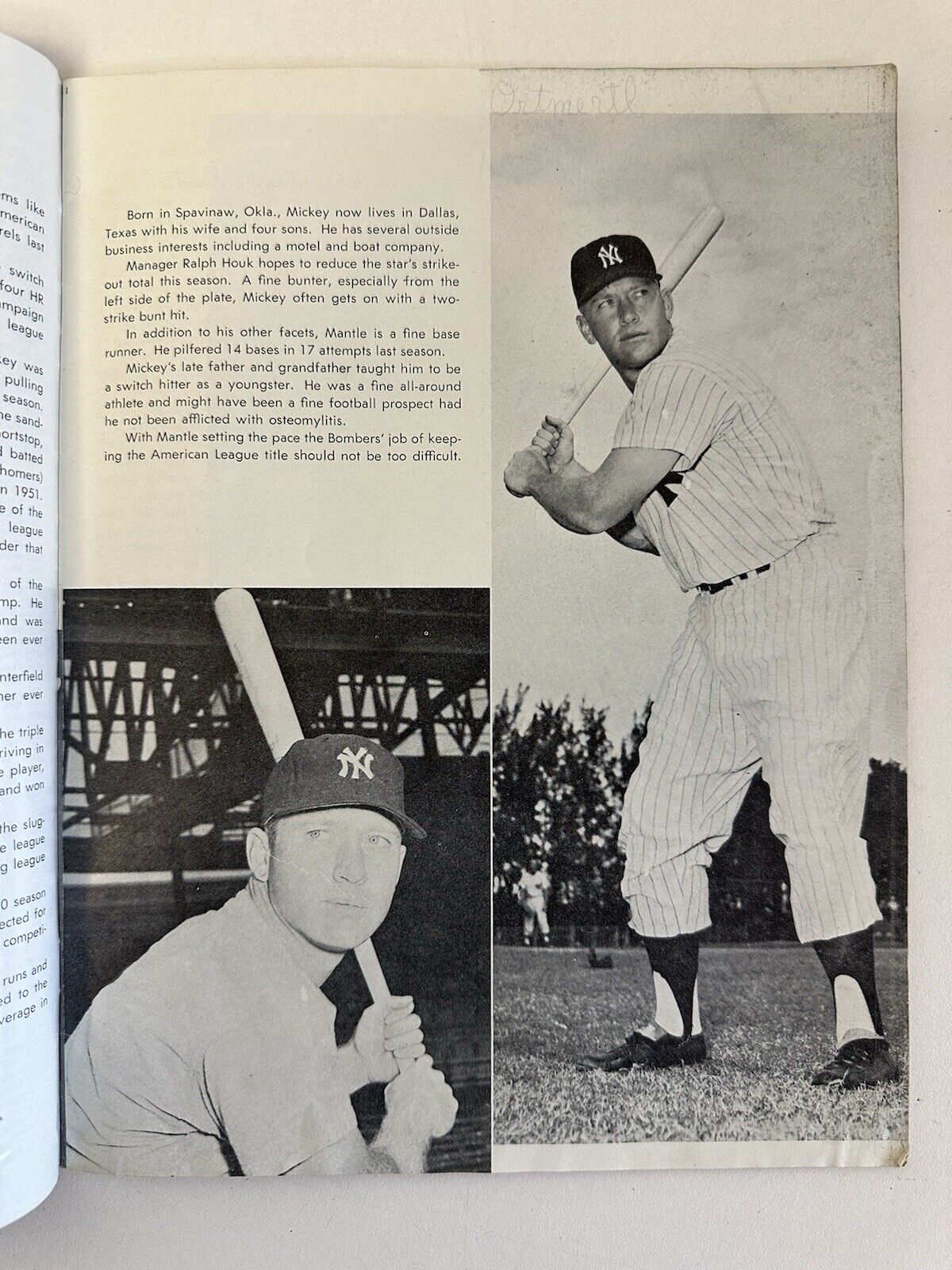 Lot of 2 Diff 1961 New York Yankees Yearbooks Jay & Official versions Low Grade