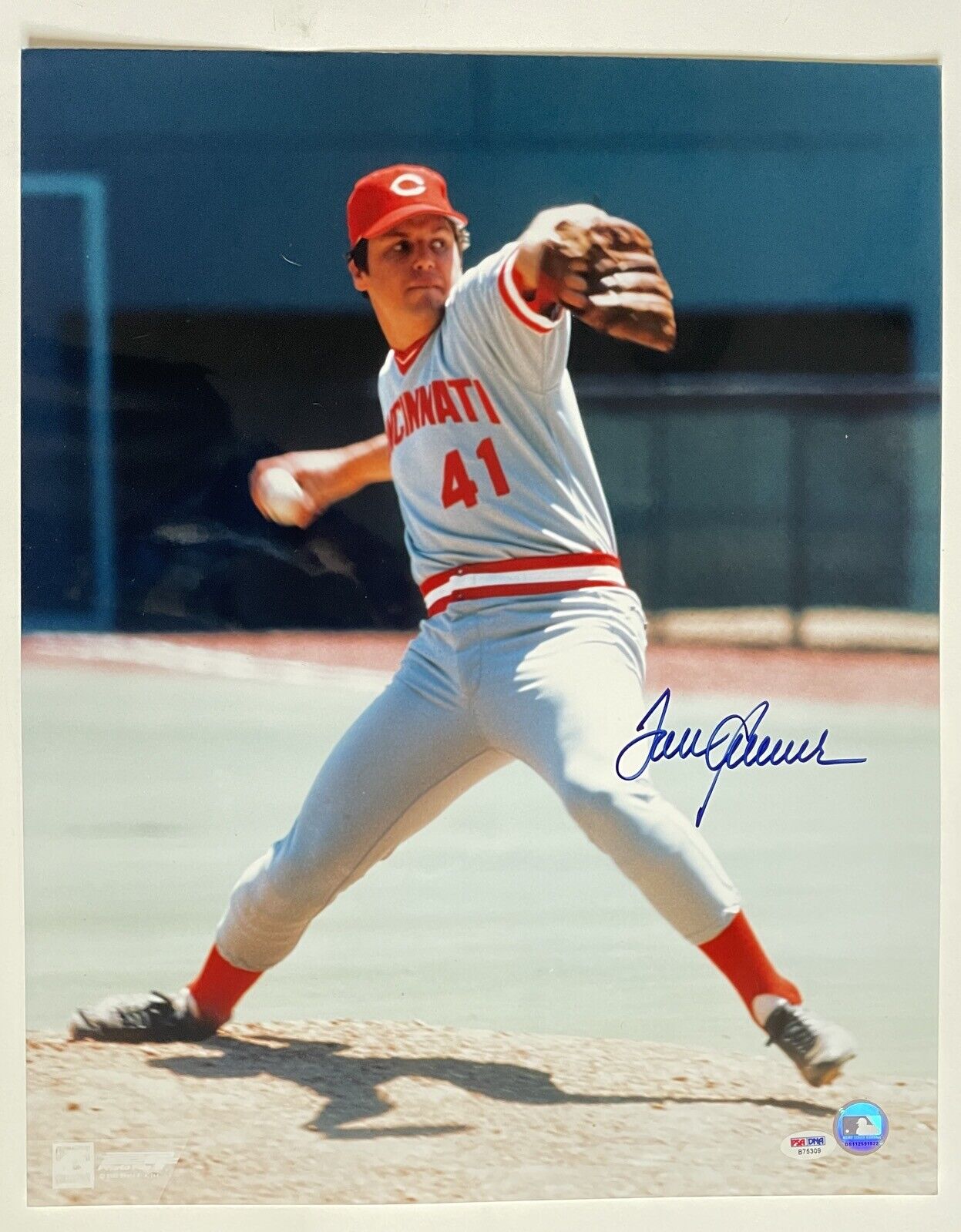 Tom Seaver Cincinnati Reds HOFer SIGNED 16x20 Photo w/ PSA DNA Certification