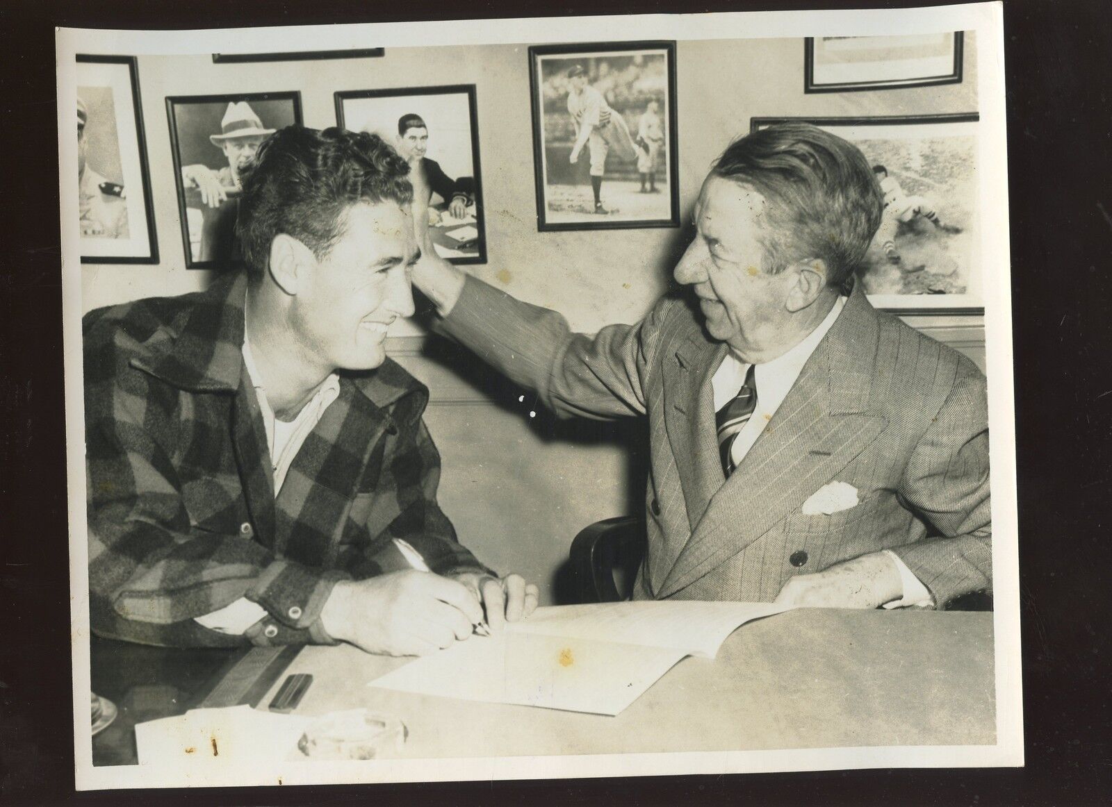 Original Feb . 4th 1947 Ted Williams & Eddie Collins Wire Photo