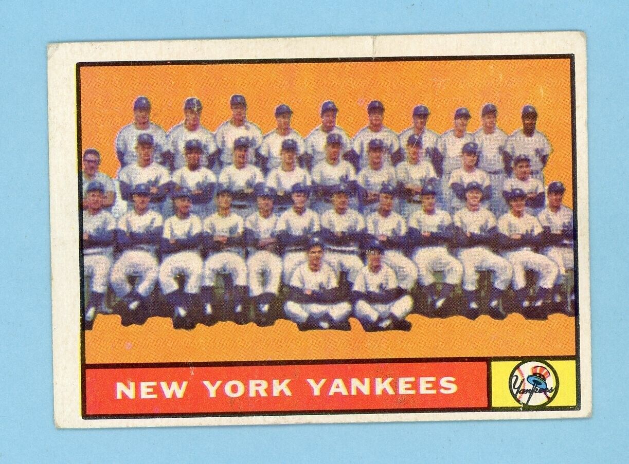 1961 Topps #228 New York Yankees Team Baseball Card Vg/Ex app isu at